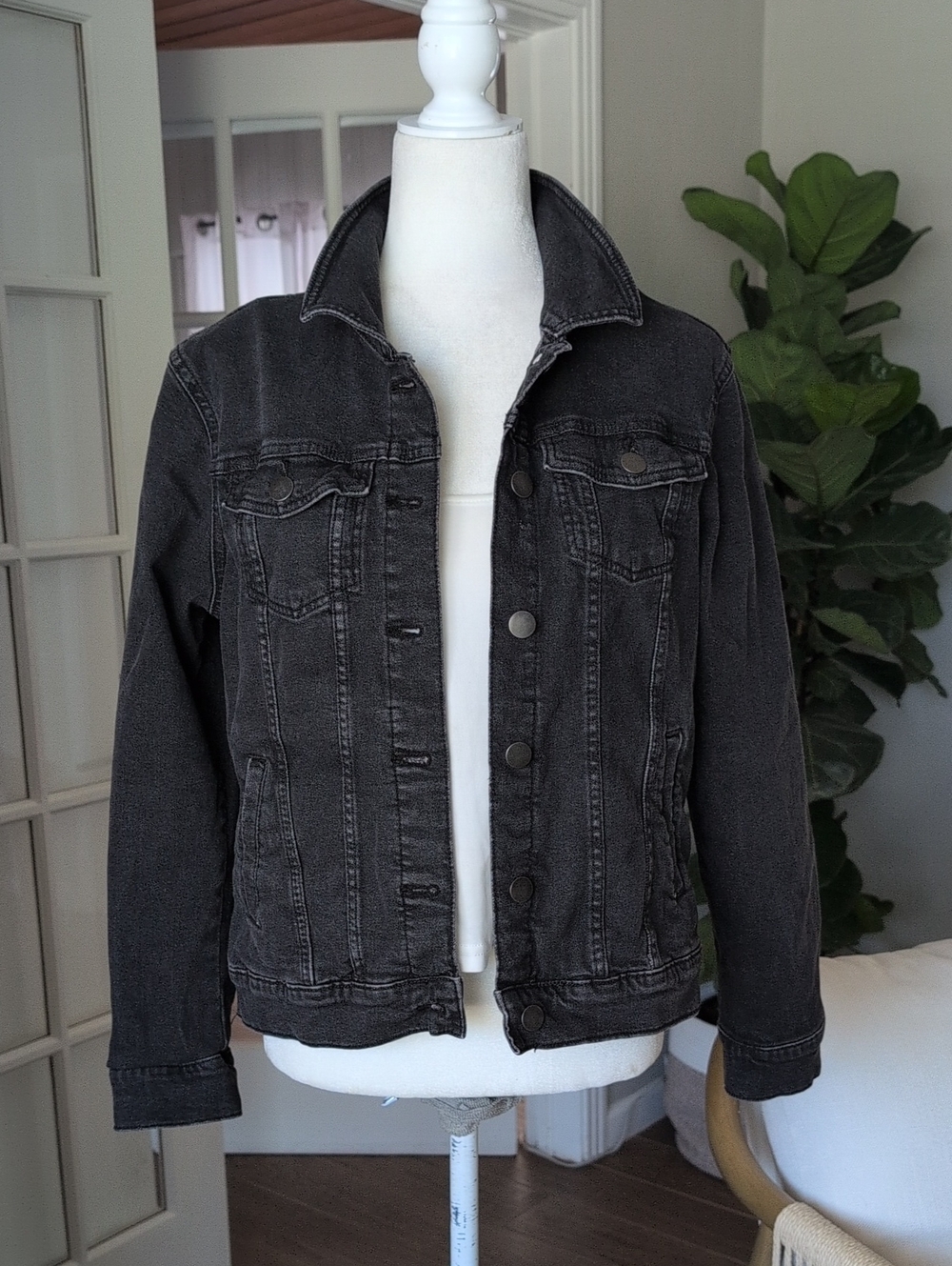Serra Washed Black Denim Jacket Trucker Jacket Medium